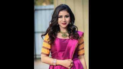 திருமணம் ஆகி... குழந்தை பெற்ற பின்பும் கொள்ளை அழகில் 'ராஜா ராணி' ஆல்யா மானசா! லேட்டஸ்ட் போட்டோஸ்!