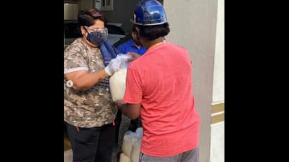 ದಿನಸಿ ಕಿಟ್ ವಿತರಣೆ; ಜನರ ಸೇವೆಗೆ ಮುಂದಾದ ಮಜಾ ಟಾಕೀಸ್ ರೆಮೋ!