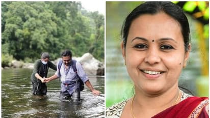 അട്ടപ്പാടി ഊരുകളിലേക്ക് കാടും പുഴയും താണ്ടി ആരോഗ്യപ്രവര്ത്തകര്; അഭിനന്ദിച്ച് ആരോഗ്യമന്ത്രി