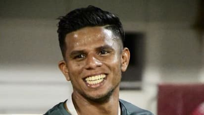 കൊവിഡ് പ്രതിരോധം: ഐ ലീഗ് ജേഴ്സി ലേലം ചെയ്ത് ഉബൈദ്; 33,000 രൂപ മുഖ്യമന്ത്രിയുടെ ദുരിതാശ്വാസ നിധിയിലേക്ക്