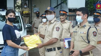 ಮಳೆಗಾಲ ಶುರು: ಪೊಲೀಸರಿಗೆ ರೈನ್‌ಕೋಟ್ಸ್ ನೀಡಿದ ಜಾಕ್ವೆಲಿನ್