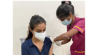 కరోనా టీకా తీసుకున్న కీర్తి సురేష్!