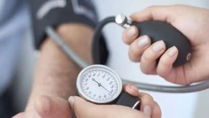 যদি উচ্চ রক্তচাপের সমস্যা থাকে, তবে এড়িয়ে চলুন এই ধরনের খাবার