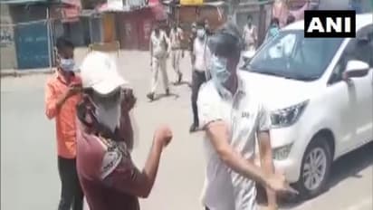 മരുന്ന് വാങ്ങാനിറങ്ങിയ യുവാവിന്റെ മുഖത്തടിച്ച് കളക്ടർ; നടപടിയെടുത്ത് മാപ്പുചോദിച്ച് മുഖ്യമന്ത്രി ഭൂപേഷ് ബാഗൽ