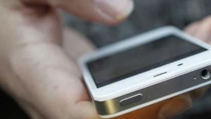 ജീവനക്കാരുടെ മൊബൈല് ഉപയോഗം; പുതിയ ഉത്തരവ് ഇറക്കി മഹാരാഷ്ട്ര സര്ക്കാര്