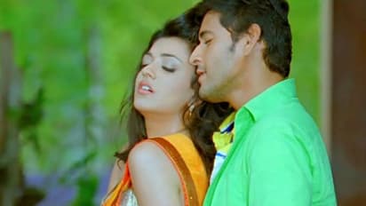 కాజల్‌తో ముద్దు సీన్‌లో రెచ్చిపోయిన మహేష్‌.. ఇంటెన్స్ రొమాన్స్ లో ఇద్దరూ ముదుర్లే.. థ్రోబ్యాక్‌ ఫోటోలు