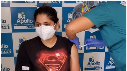 'ആദ്യം ഭയമുണ്ടായിരുന്നു, ഇപ്പോള്‍ എത്രമാത്രം പ്രധാനമാണെന്ന് മനസിലായി', കൊവിഡ് വാക്സിനെ കുറിച്ച് മഞ്‍ജിമ മോഹൻ