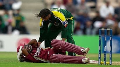 லாராவை நிலைகுலைய வைத்த அக்தரின் பவுன்ஸர்..! கிரிக்கெட்டே வேணாம்டா சாமினு நினைத்த சமி