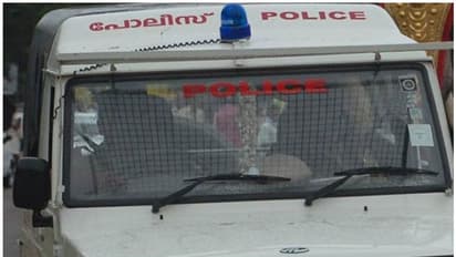 ഫേസ്ബുക്ക് ലൈവ് ഓണാക്കി ആത്മഹത്യാ ശ്രമം; കൈഞരമ്പ് മുറിച്ച യുവാവിനെ പൊലീസ് രക്ഷിച്ചു