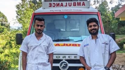 ഗർഭിണിക്ക് വഴി മധ്യേ വേദന കൂടി, കനിവ് ആംബുലൻസ് ജീവനക്കാരുടെ പരിചരണത്തിൽ പ്രസവം, അഭിനന്ദിച്ച് ആരോഗ്യമന്ത്രി