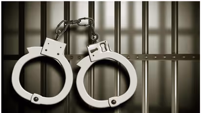 വിദ്യാർത്ഥിനികളെ ഫോണിലൂടെ അസഭ്യം പറഞ്ഞു; അധ്യാപകൻ അറസ്റ്റിൽ