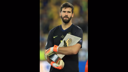 അലിസണ്‍ ഉള്‍പ്പെടെ മൂന്ന് താരങ്ങള്‍ പനിയുടെ ലക്ഷണം കാണിച്ചു; സ്വിസിനെ നേരിടാനൊരുങ്ങുന്ന ബ്രസീലിന് ആശങ്ക