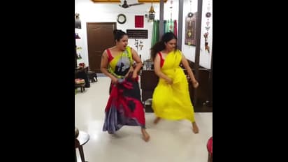 చీర కుచ్చిళ్లు పైకి పట్టుకొని బోల్డ్ సాంగ్ కి హాట్ స్టెప్స్ వేసిన ప్రగతి ఆంటీ... అరాచకం కాదు అంతకు మించి!