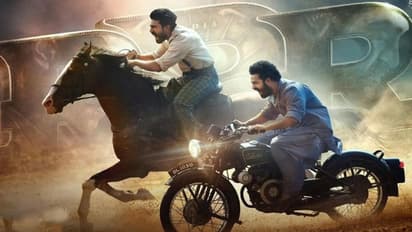 ఆర్ఆర్ఆర్ పోస్టర్ : చరణ్, ఎన్జీఆర్ లకు హెల్మెట్ పెట్టిన ట్రాఫిక్ పోలీసులు.. !!