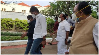 ஆசிரமம் திறந்த இயக்குநர் லிங்குசாமி... நெகிழ்ந்து போன உதயநிதி ஸ்டாலின்..!