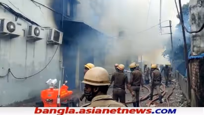 দীর্ঘ ৩৮ ঘন্টা পর নিভল সাজিরহাট কারখানার আগুন, অগ্নিদগ্ধ হয়েই কি নিখোঁজ ৪ ব্য়াক্তি