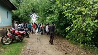 প্রিয় দুই নাতিকে নিয়ে ঘুমিয়েছিলেন ঠাকুমা, ঘূর্ণিঝড়ে ধানের বস্তা পড়ে ৩ জনেরই মৃত্যু