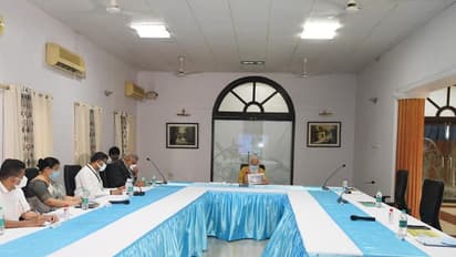 ये है ममता का attitude: PM मोदी को कराया आधा घंटा इंतजार...भूल गई प्रोटोकॉल