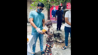 ಬಡವರ ಹಸಿವು ನೀಗಿಸುತ್ತಿರುವ ನೀನಾಸಂ ಸತೀಶ್