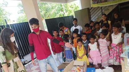 ನೊಂದವರ ನೆರವಿಗೆ ನಿಂತ ಶರ್ಮಿಳಾ, ಅನಾಥ ಮಕ್ಕಳಿಗೆ ಆಹಾರ