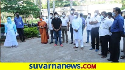 ಸೋಂಕಿತರೊಂದಿಗೆ ನೇರ ಚರ್ಚೆ : ಭೇಟಿ ವೇಳೆ ಮಾಹಿತಿ ಪಡೆದ ಸೋಮಶೇಖರ್