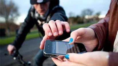 Phone Security: ఈ చిన్న సెట్టింగ్‌తో దొంగల నుంచి మీ ఫోన్‌ను రక్షించుకోవచ్చు