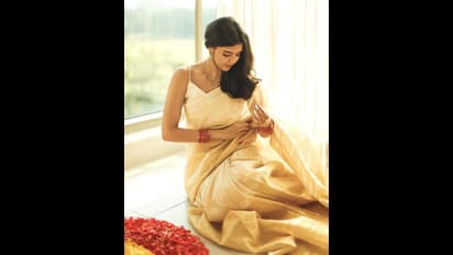 கீர்த்தி சுரேஷுக்கு டஃப் கொடுக்கும்... வாரிசு நடிகை கல்யாணி பிரியதர்ஷன்! அழகில் மயக்கும் கியூட் போட்டோஸ்..!