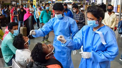 కరోనా చికిత్సకు అధిక ఫీజులు: నిజామాబాద్ లో ఆరు ప్రైవేట్ ఆసుపత్రులకు నోటీసులు