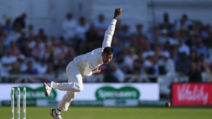 ரொம்ப ஒல்லியா இருக்கீங்க தம்பி.. நீங்க கொஞ்சம் வெயிட் போடுங்க..! இந்திய வீரருக்கு சல்மான் பட் அறிவுரை