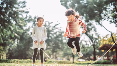 কথায় বললে কথা শুনছে না, নাকি মনে রাখতে পারছে না, সন্তানের মস্তিষ্ক বিকাশে বাধা হচ্ছে না তো ডায়েট