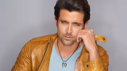 Hrithik Roshan turns good samaritan: Star supports a foundation, donates masks to frontline warriors