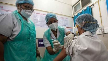 আজ থেকে বিনামূল্যে ভ্যাকসিন দিচ্ছে কেন্দ্র, কীভাবে পাবেন -রইল বিস্তারিত