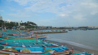 ఆ ఊరిలో ‘సార్’, ‘మేడం’ పిలుపులు బ్యాన్.. అధికారులను పేరుపెట్టే పిలవాలి..!