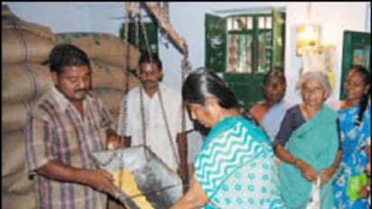 பொதுமக்களுக்கு மகிழ்ச்சி செய்தி.. ரேஷன் கடைகளுக்கு முக்கிய உத்தரவு.!