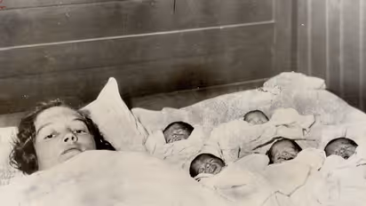 അഞ്ചുപെൺകുട്ടികൾ, വീട്ടുകാരും സർക്കാരും ഉപയോഗിച്ചു, രാജ്യത്തുടനീളം പ്രദർശിപ്പിച്ചു,  അവരുടെ ജീവിതം