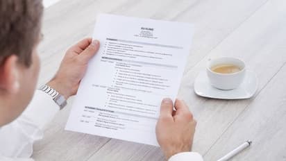 अच्छी जॉब के लिए अपनी सीवी में हाइलाइट्स करें ये पांच प्वाइंट,  एजुकेशनल योग्यता तक नहीं रखें सीमित