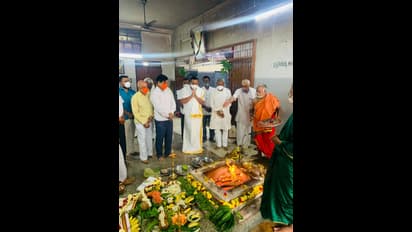 ಸಚಿವರ ಉಪಸ್ಥಿತಿಯಲ್ಲಿ ಕೊರೋನಾ ನಿರ್ಮೂಲನೆಗಾಗಿ ಹೋಮ