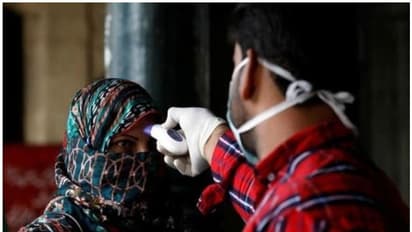 ഒറ്റപ്പെട്ടതിലെ ദുഖം; കൊവിഡ് രോഗി മരുമകളെ കെട്ടിപ്പിടിച്ചു; മരുമകൾക്കും രോഗം പകർന്നു