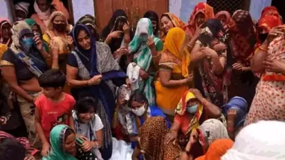 शराब पीने से पति-पत्नी समेत 4 की मौत, पुलिस का दावा- नहर में फेंकी गई पेटी से निकालकर पी थी अवैध शराब