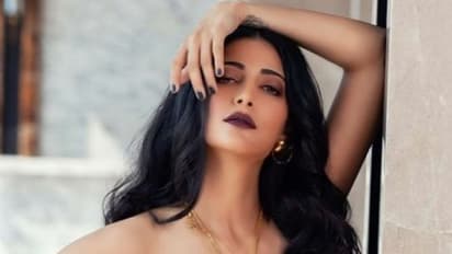 ச்சீ! பொது இடத்தில் இப்படியா?... காதலரை இறுக்கி அணைத்து முத்த மழை பொழியும் ஸ்ருதி ஹாசன்...!