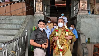 ನಿಯಮ ಉಲ್ಲಂಘಿಸಿ ದೇವಸ್ಥಾನಕ್ಕೆ ಸಚಿವ ಭೇಟಿ, ಫೋಟೋ ಹರಿಬಿಟ್ಟ ಬಿಜೆಪಿ ಶಾಸಕಗೆ ಕ್ಲಾಸ್