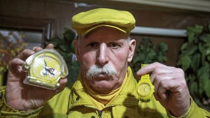 മഞ്ഞനിറം മാത്രമേ ഉപയോ​ഗിക്കൂ, താരമായ അലെപ്പോയിലെ 'മഞ്ഞമനുഷ്യൻ'