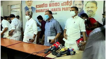 'കൊടകര കേസ് പ്രതികള്ക്ക് സിപിഎം-സിപിഐ ബന്ധം'; സുരേന്ദ്രന് പൂര്ണ്ണ പിന്തുണയുമായി ബിജെപി