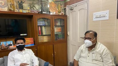 নতুন দায়িত্ব কাঁধে নেওয়ার পর মহাসচিবের বাড়িতে অভিষেক, পরামর্শ নিলেন পার্থর থেকে