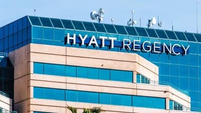 కరోనా సంక్షోభం: సిబ్బందికి వేతనాలు ఇవ్వలేక, మూతపడిన ఫైవ్ స్టార్ హోటల్