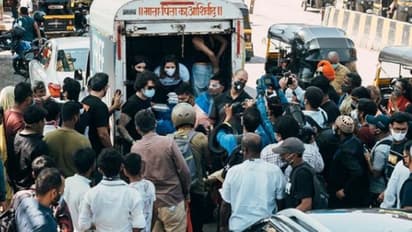 ಪತಿ ಡೇನಿಯಲ್ ಜೊತೆ ಬಡವರಿಗೆ ಆಹಾರ ತಯಾರಿಸಿ ಹಂಚಿದ ಸನ್ನಿ ಲಿಯೋನ್