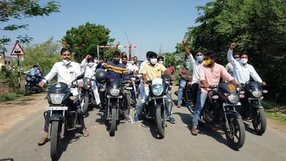 ఈటలకు మద్దతుగా కదిలిన హుజురాబాద్... బ్రహ్మరథం పట్టిన ప్రజలు (ఫోటోలు)