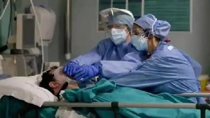 ২৪ ঘণ্টায় দেশে ৬ হাজার ছাড়াল করোনায় মৃতের সংখ্যা, দৈনিক সংক্রমণ কমলেও উদ্বেগ বাড়াচ্ছে মৃত্যু