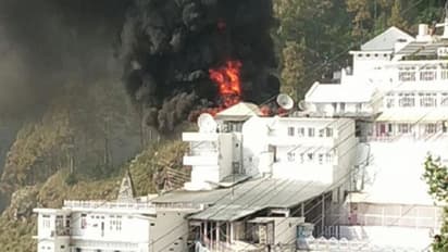 ವೈಷ್ಣೋವಿ ದೇವಾಲಯ ಸಂಕೀರ್ಣದಲ್ಲಿ ಆಗ್ನಿ ದುರಂತ; ನಗದು ಕೌಂಟರ್ ಸಂಪೂರ್ಣ ಭಸ್ಮ!