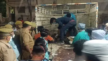 कानपुर में बड़ा हादसाः एसी बस और टैंपों की भिड़ंत से 17 लोगों की मौत, 30 घायल, PM ने जताया शोक